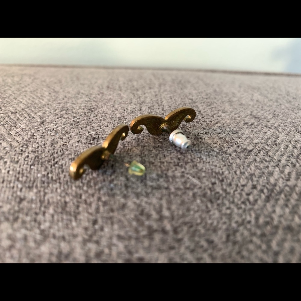 Black mustache posts stud earrings, enamel with gold outline - Picture 2 of 3